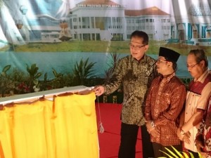 pj gubernur kepri , ketua dprd kepri bersama sekda pemprov kepri