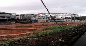 Didirikan bangunan dilahan yang peruntukannya jalan industri. foto ( pantas / potretkepri.com)