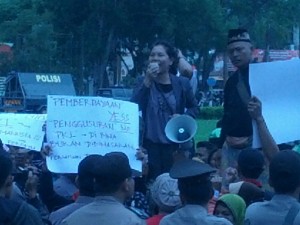PKL demo BP-Batam,Rabu (10/2). foto (potretkepri.com)