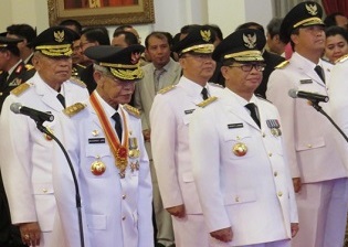 PELANTIKAN-pelantikan gubernur dan wakil gubernur di istana negara. foto / net . (potretkepri.com)