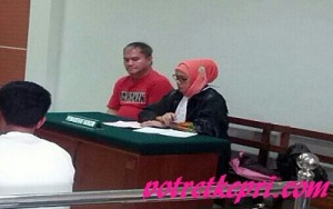 SIDANG-terdakwa sabu seberat 1.170 gram,mengikuti sidang di PN Batam,kemarin. foto (potretkepri.com)